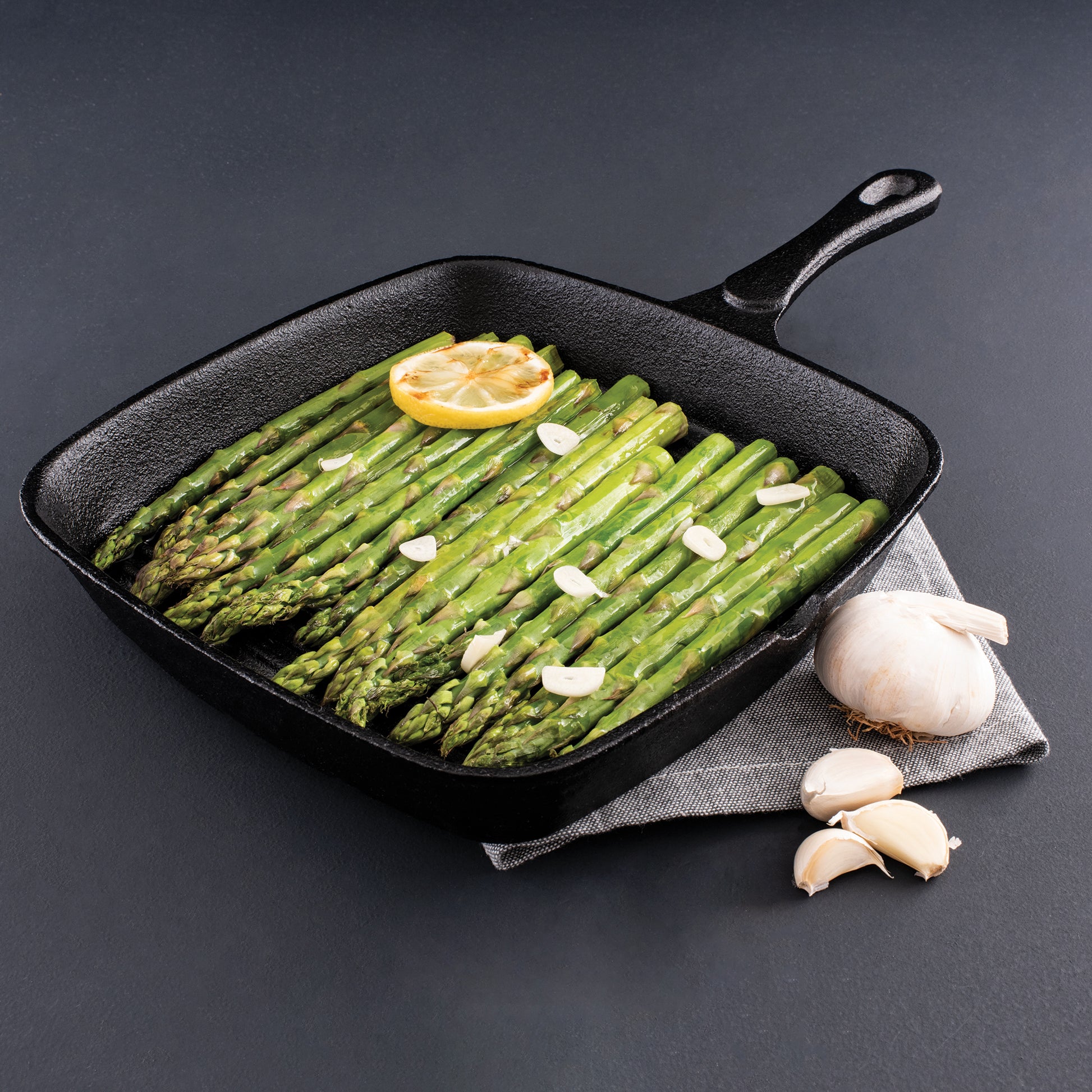 PYROCAST Square Grill Pan with grilled asparagus