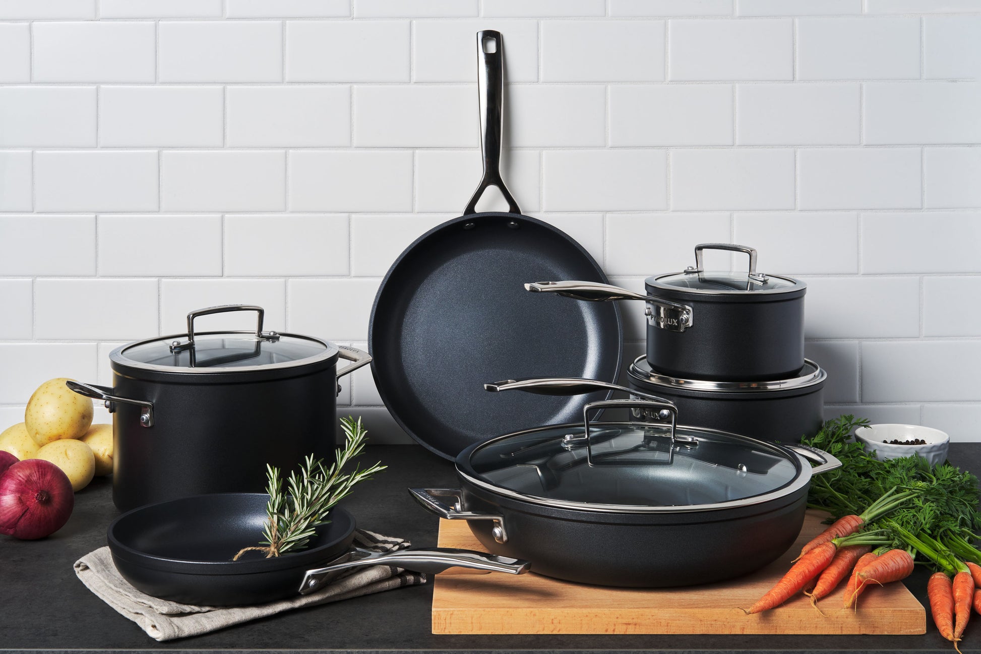 ignite 6 Piece Cookware Set in kitchen