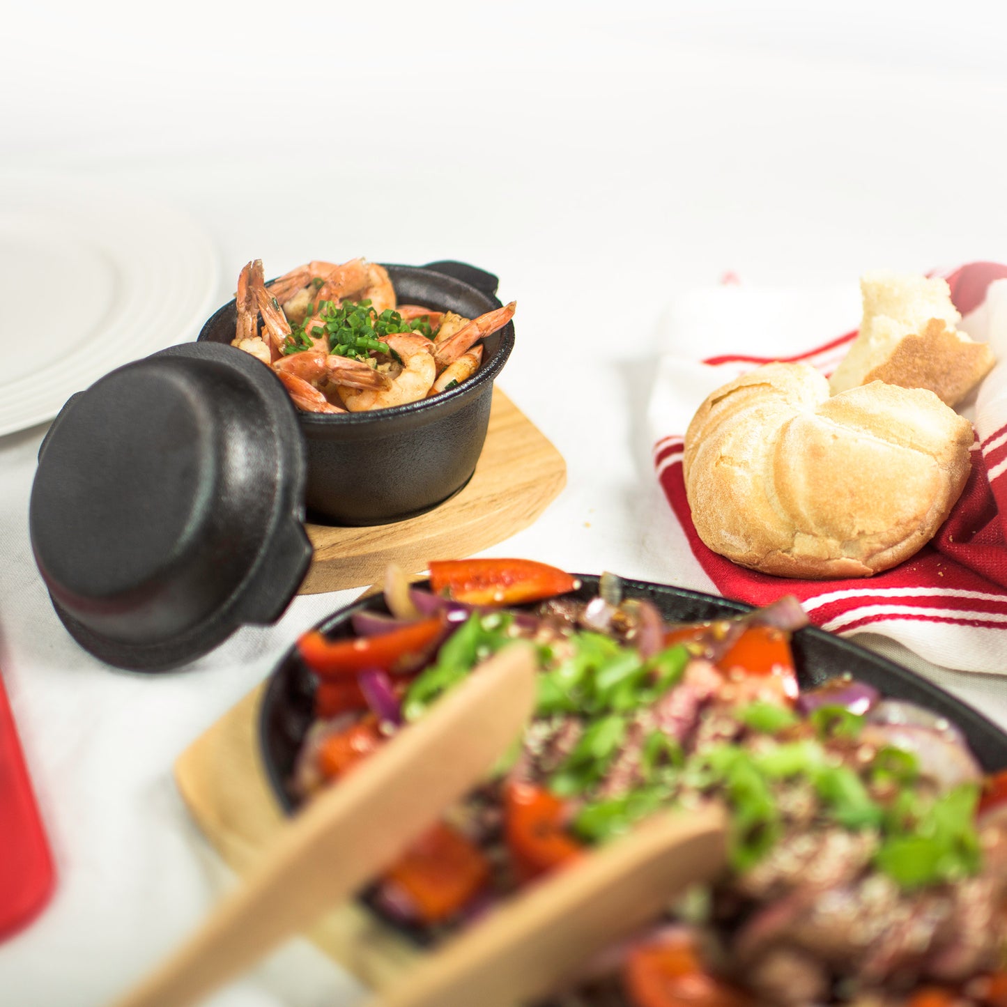 PYROCAST Garlic Pot with Maple Tray