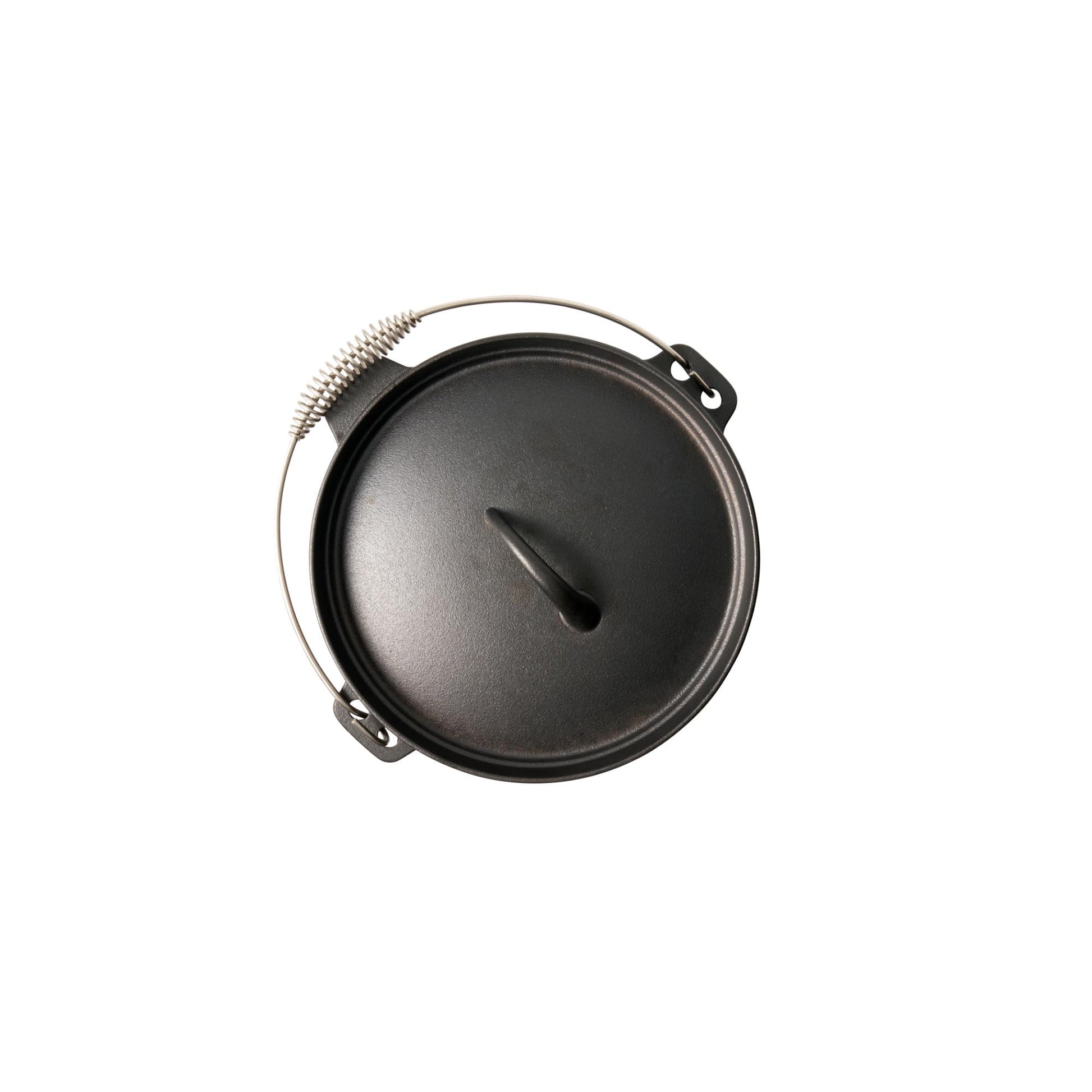 Pyrocast Camp Oven with lid on white background top view
