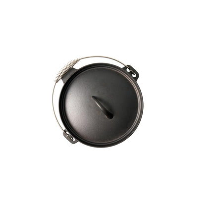 Pyrocast Camp Oven with lid on white background top view
