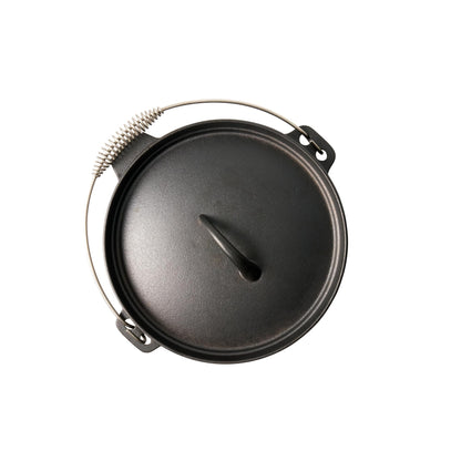 Pyrocast Camp Oven with lid on white background top view