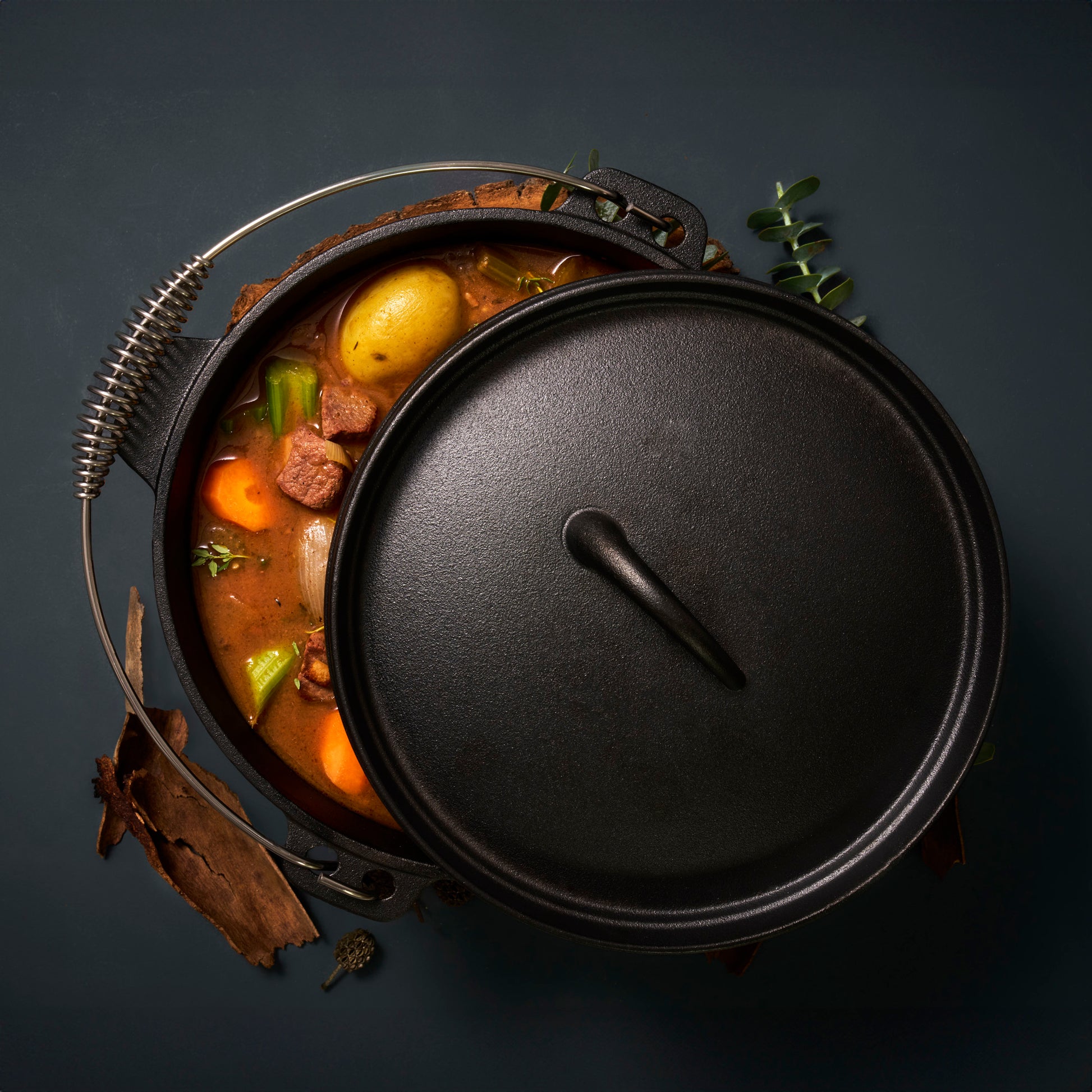 Pyrocast Camp Oven with lid top view with stew inside